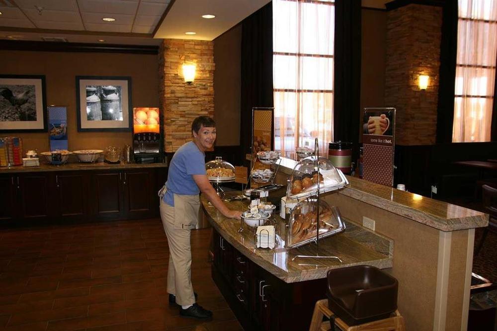 Hampton Inn & Suites Show Low-Pinetop Restaurant photo